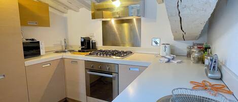 Microwave, oven, stovetop, dishwasher