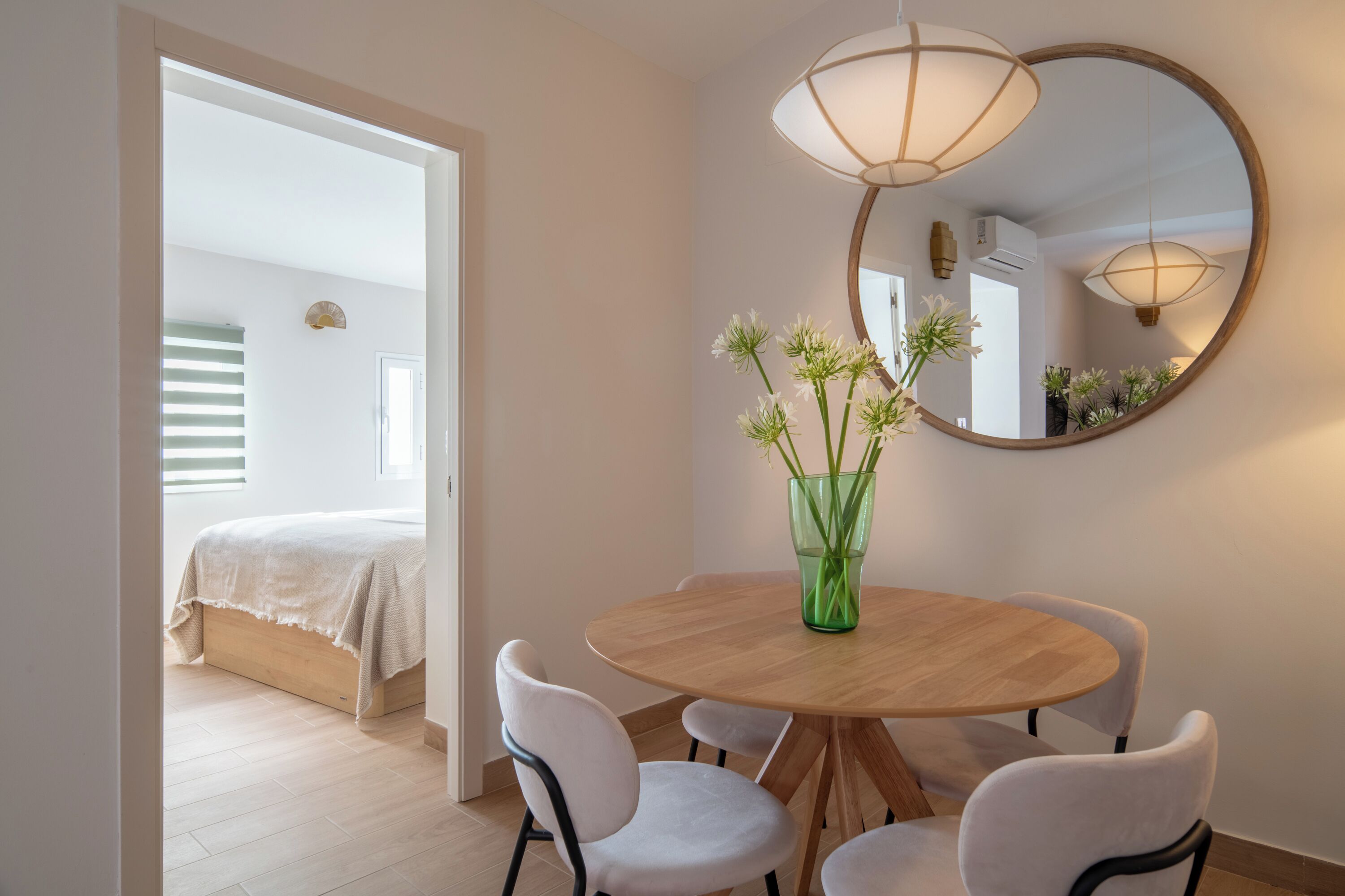 Suite ático con terraza - 2 planta | Opholdsområde | 55-tommers smart-tv med kabelkanaler