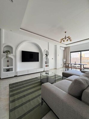 TV - Almadies Serenity | Pool, Gym & Rooftop |Casa Molo (Dakar)