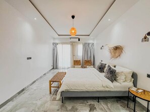 3 slaapkamers, een strijkplank/strijkijzer, wifi, beddengoed