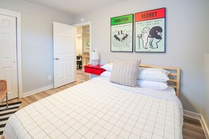 2 bedrooms, desk, iron/ironing board, travel crib