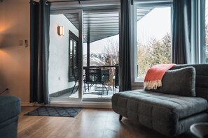 Televisie en een open haard