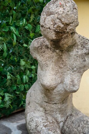 Exterior detail - 'Piave House' Apartment with Private Garden and Wi-Fi (Pisa)