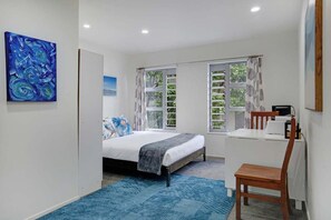 2 bedrooms, iron/ironing board, free WiFi, bed sheets - Compact Stay On Train One Stop to Eden Park (Grafton)