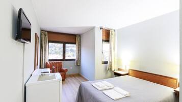 1 dormitorio, escritorio, Internet y ropa de cama