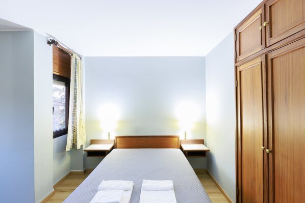 1 Schlafzimmer, Schreibtisch, Internetzugang, Bettwäsche