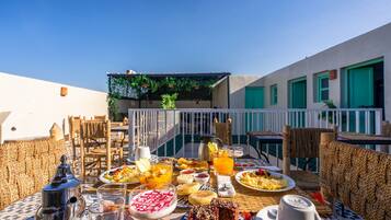 Free daily continental breakfast