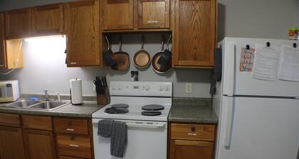 WP2 – 1BR Apt for 6 Near Trails & Dining Between Houghton & Calumet w/EV Outlet