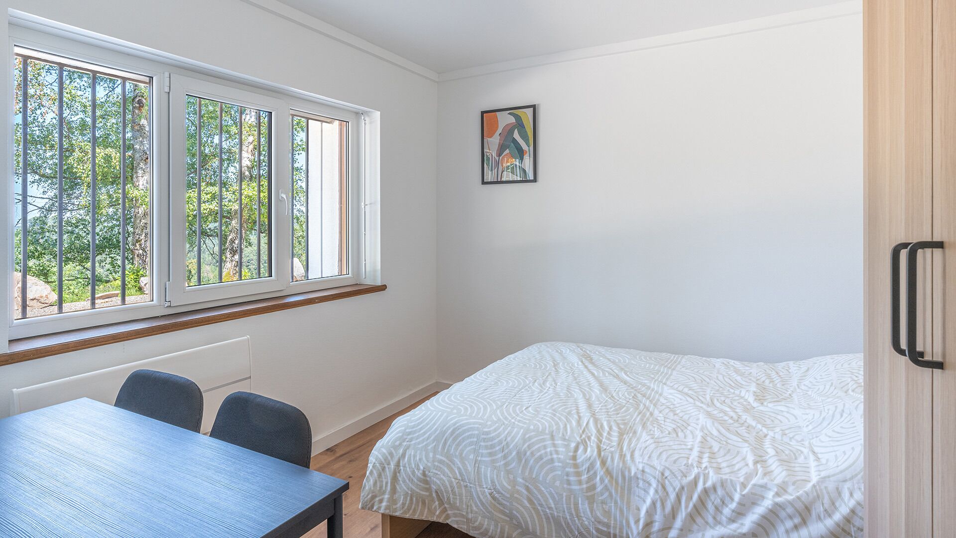 Soundproofing, free WiFi