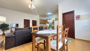 Deluxe Apartment, 2 Bedrooms, Partial Sea View | Living area | 40-inch flat-screen TV with cable channels - Sea and Sun 4 You - Villa Jardim (Santana)