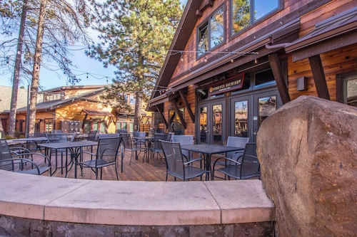 RIDG03-NEW!! Condo with Pool, Hot Tub and Tennis Courts