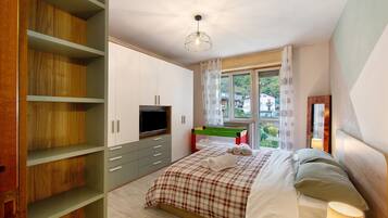 2 chambres, fer et planche à repasser, Wi-Fi, draps fournis