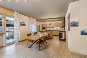 Dining - Three-Room Apartment in Verrès – Modern Comfort with Mountain Views (Verres)