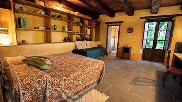 1 bedroom, desk, iron/ironing board, free WiFi