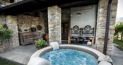 Cottage in Garfagnana with private hot tub and panoramic views