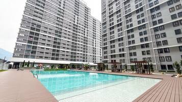 6 piscinas externas