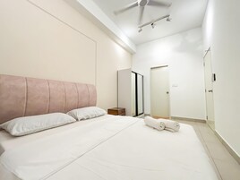 Family Apartment, Balcony, City View | Premium bedding, memory foam beds, free WiFi, bed sheets