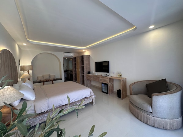 Suite, Terrasse, Meerblick | Zimmersafe, Verdunkelungsvorhänge, kostenloses WLAN