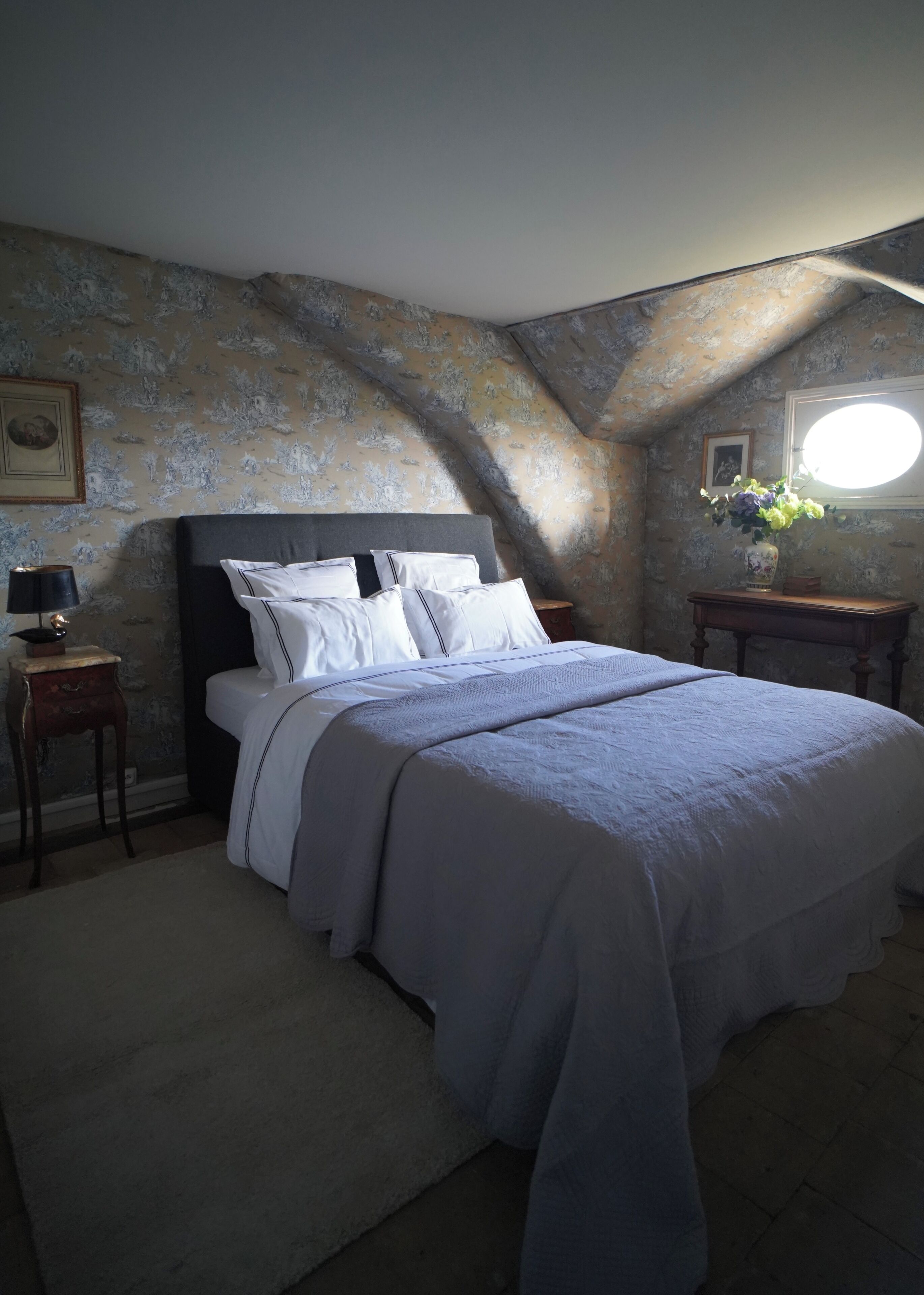 Habitación Confort, vista al jardín | Cunas, wifi gratis y ropa de cama 