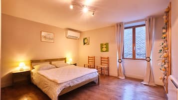 2 chambres, fer et planche Ă repasser, draps fournis