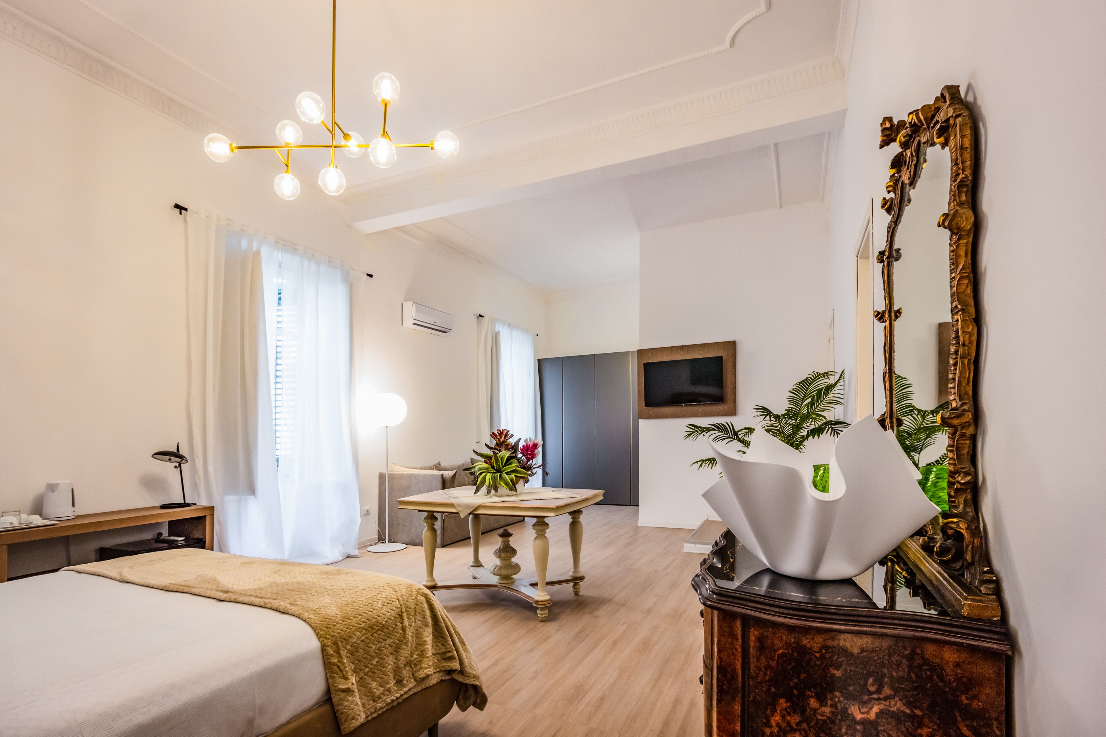 Superior-Studiosuite | Zimmersafe, Verdunkelungsvorhänge, kostenloses WLAN