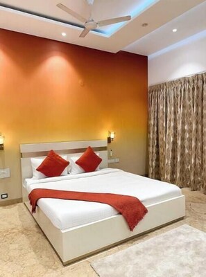 6 bedrooms, Internet, bed sheets - Truliv Villa Nova- 6BHK Pool Villa near Beach ECR (Chennai)