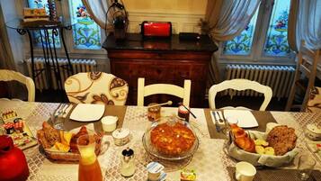 Daily continental breakfast for a fee