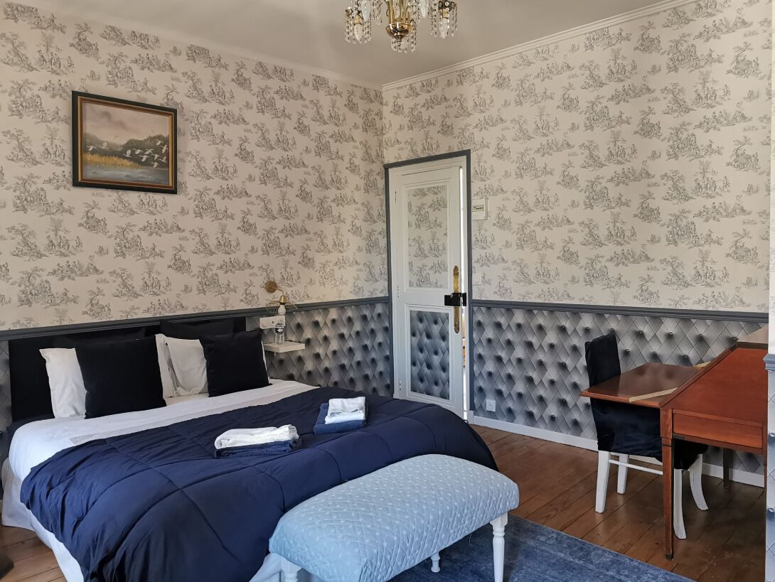 Habitación triple clásica, vista a la ciudad | Wifi gratis 