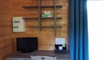 Classic Double Room, Garden View | Living area