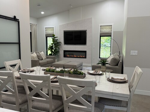 Glimpse of Whitefish-Modern Home with SAUNA