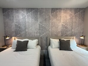 3 habitaciones, tabla de planchar con plancha y wifi gratis 