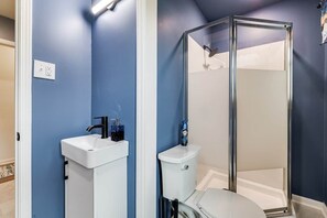 Savon, shampooing, papier de toilette