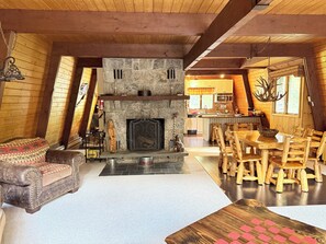 Interior - Beautiful 5 Bedroom House located in the heart of Windham Mountain. (Hensonville)