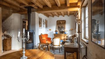 クラシック コテージ ガーデンビュー | リビング エリア