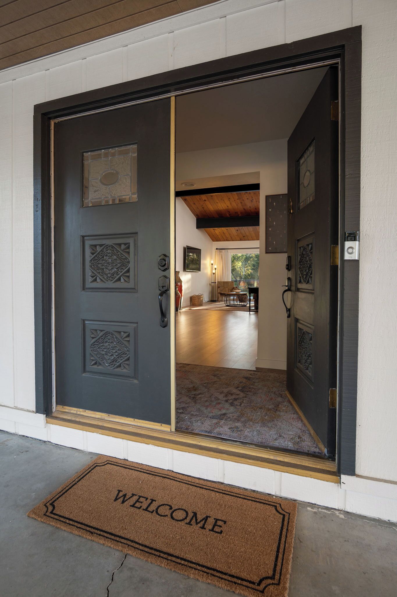 المنشأة من الداخل