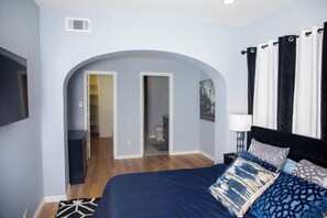 4 soverom, strykejern/-brett, wi-fi (inkludert) og sengetøy