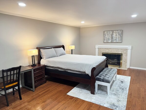 5 habitaciones, tabla de planchar con plancha, wifi y ropa de cama 