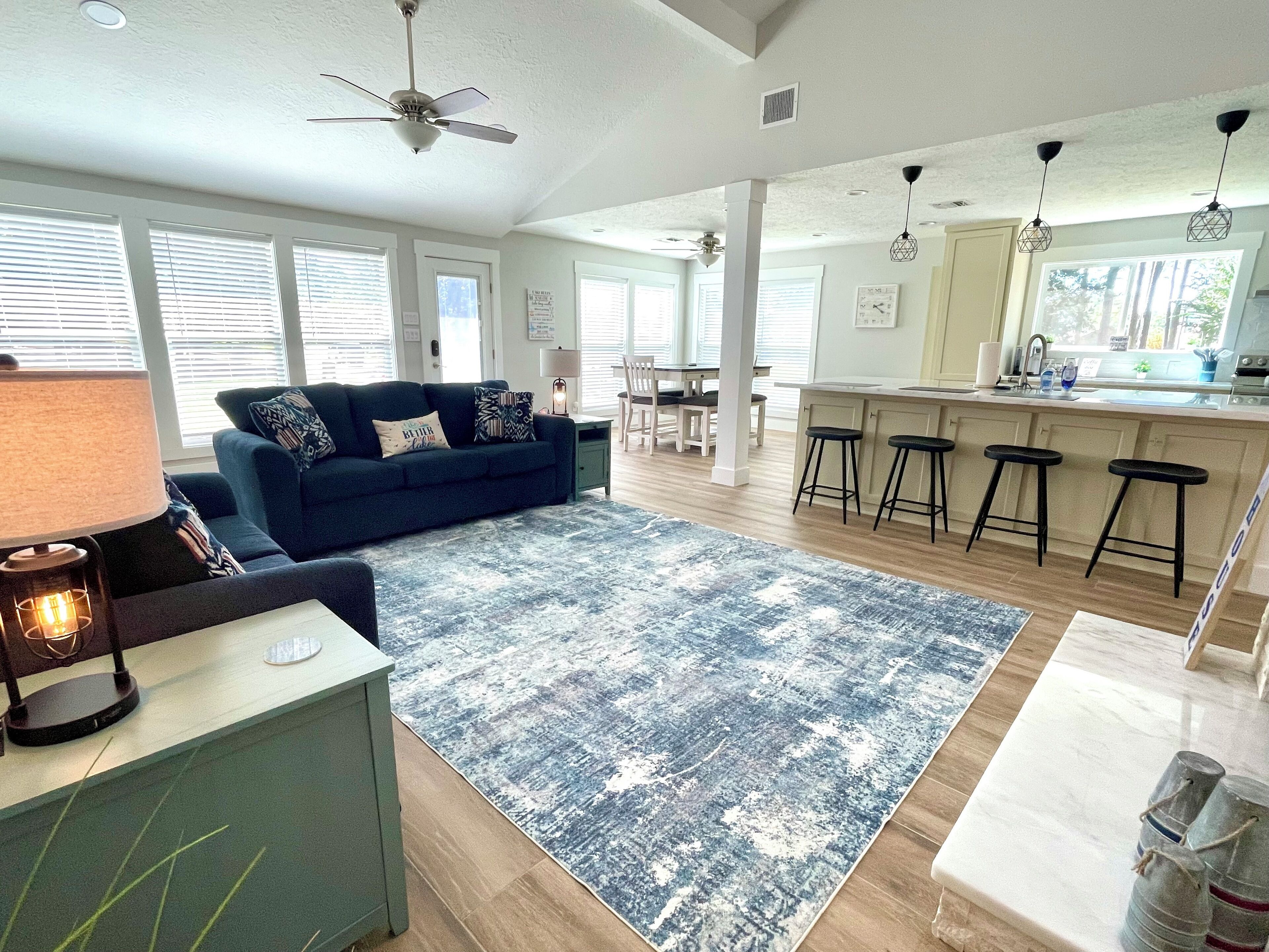 2100 Sq Ft, 4/3, A Stones Throw From Lake Conroe - Willis, TX