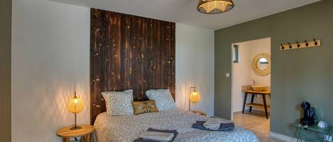 1 bedroom, WiFi, bed sheets