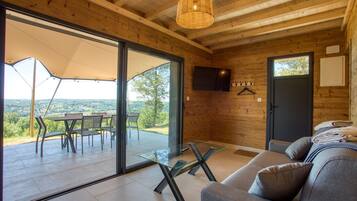 TV, tavolo da ping pong