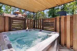 Bain à remous extérieur