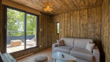 Een televisie en een tafeltennistafel