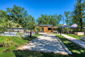 Property grounds - Le Pech Eternel - Lodge Spa Acacias (Sarlat la Canéda)