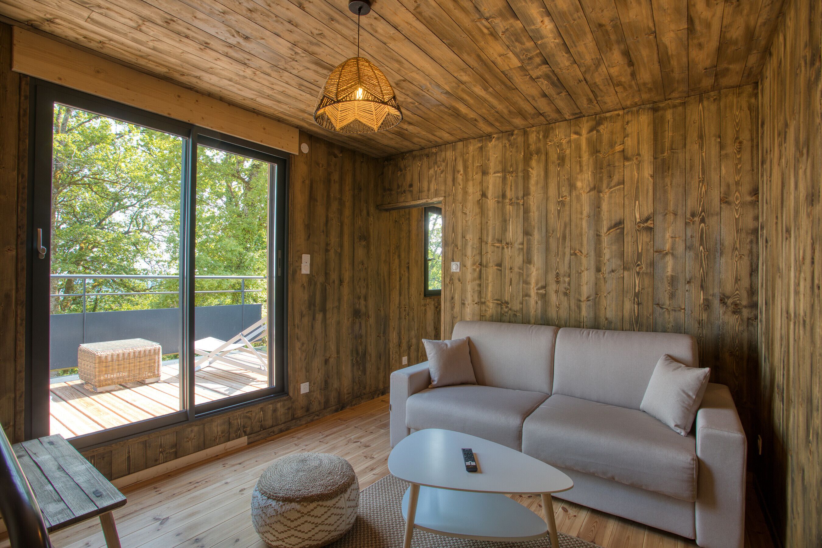 Télévision, table de tennis de table