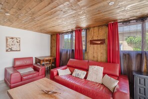TV, table tennis - Gite L'atelier - Near Sarlat, Dordogne (Jayac)
