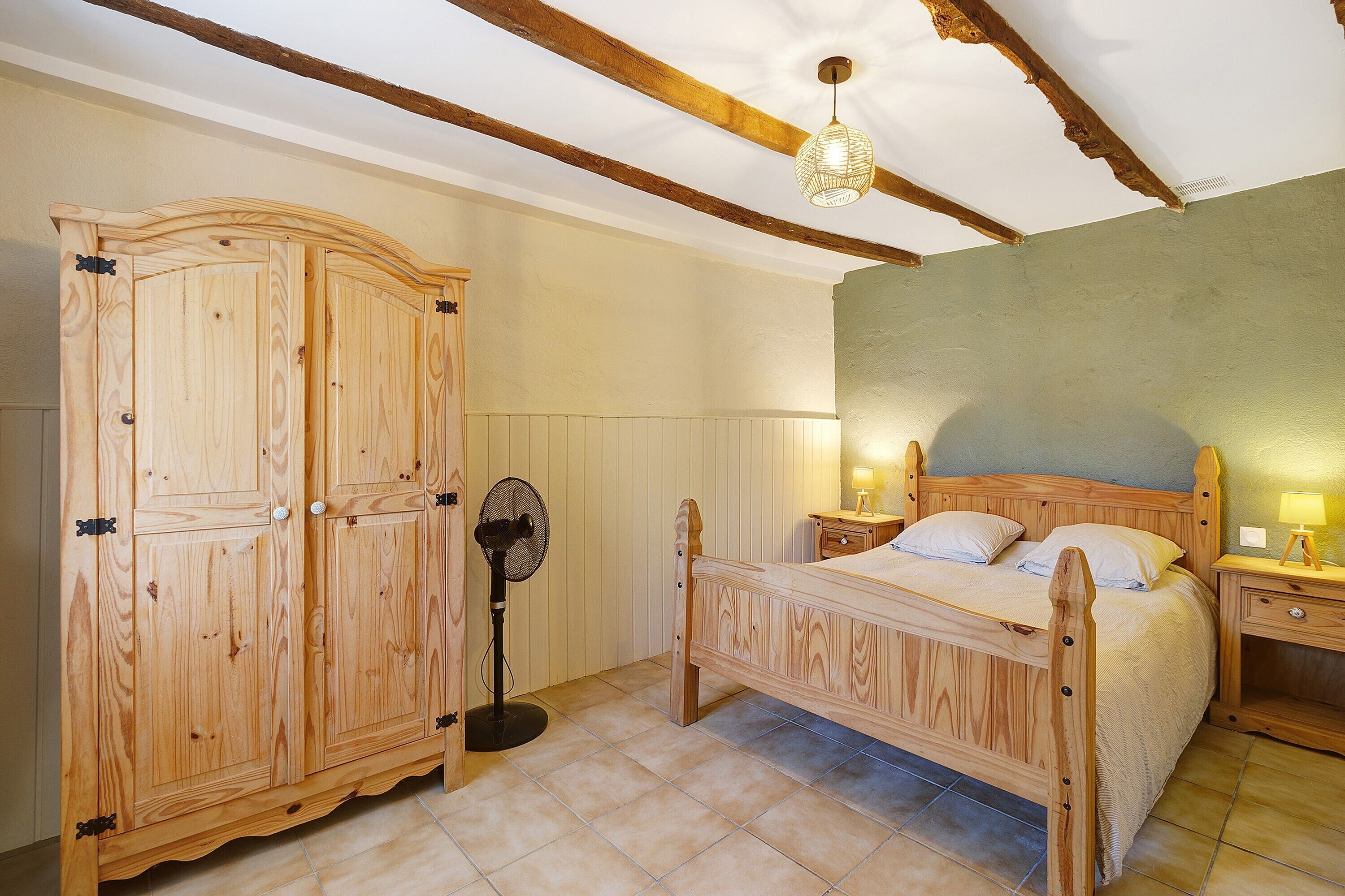 2 bedrooms, WiFi, bed sheets