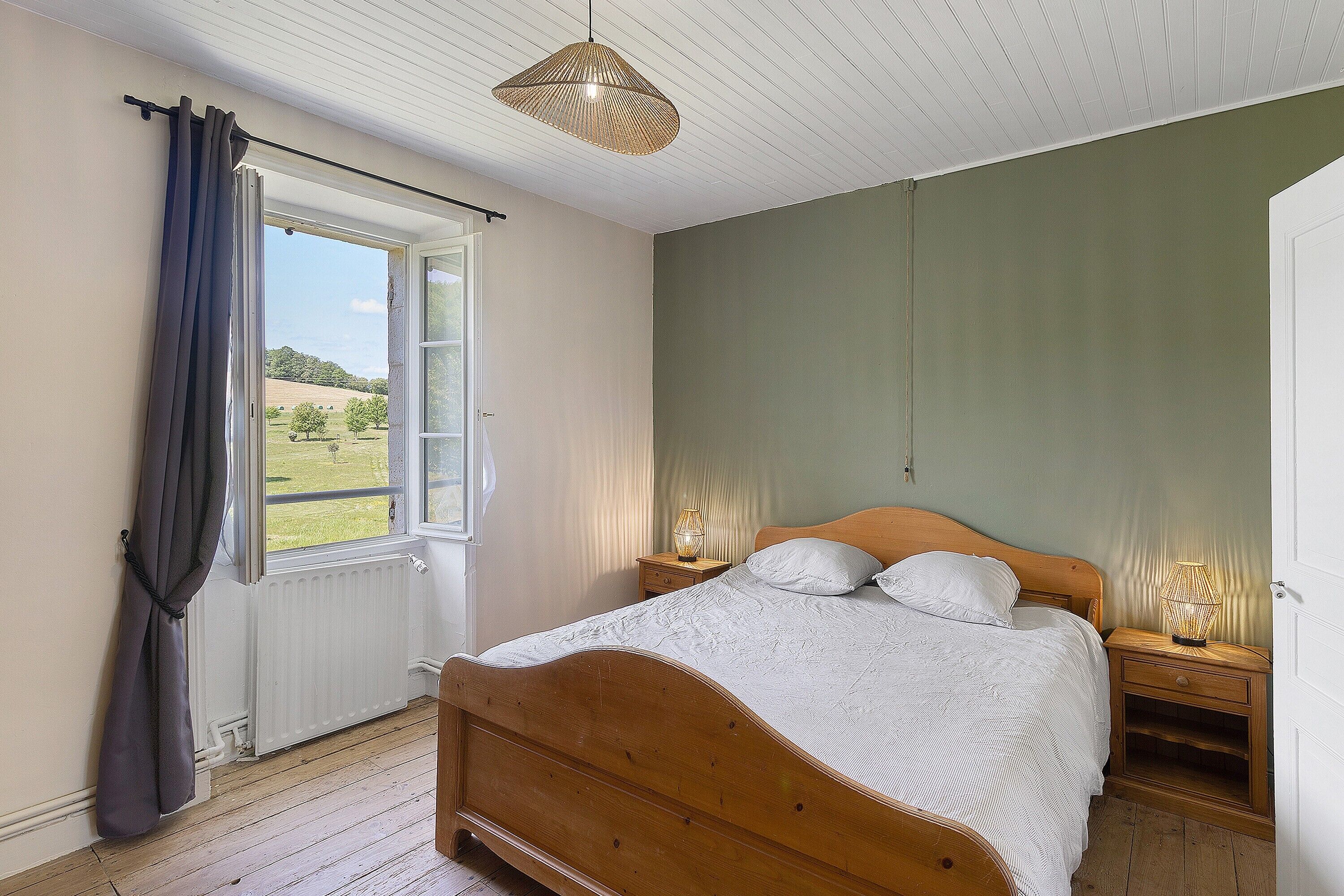 3 bedrooms, WiFi, bed sheets