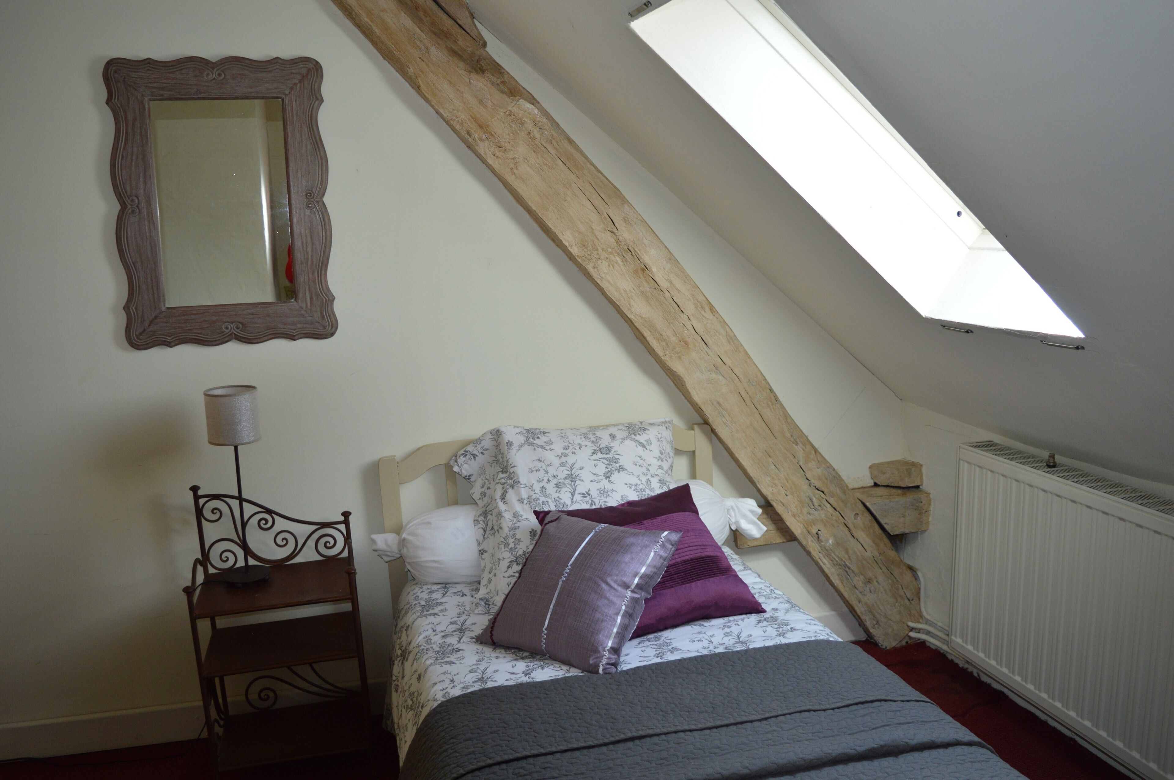 3 habitaciones, tabla de planchar con plancha, wifi y ropa de cama 