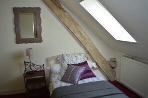 3 bedrooms, iron/ironing board, WiFi, bed sheets - Les crouquets - Le Laurier (Jayac)