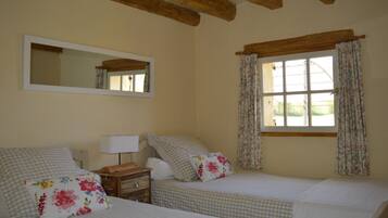 3 bedrooms, WiFi, bed sheets